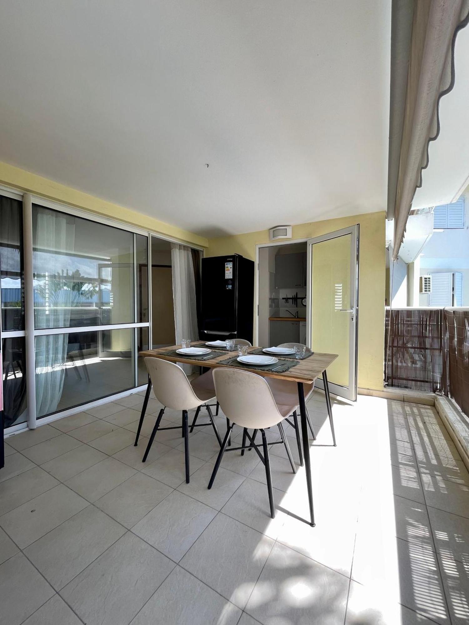 Appartement Cosy En Ville Baie Mahault Eksteriør billede